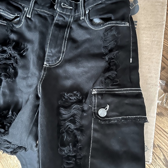 Size 26 distressed black Carmar jeans pockets - Picture 3 of 8